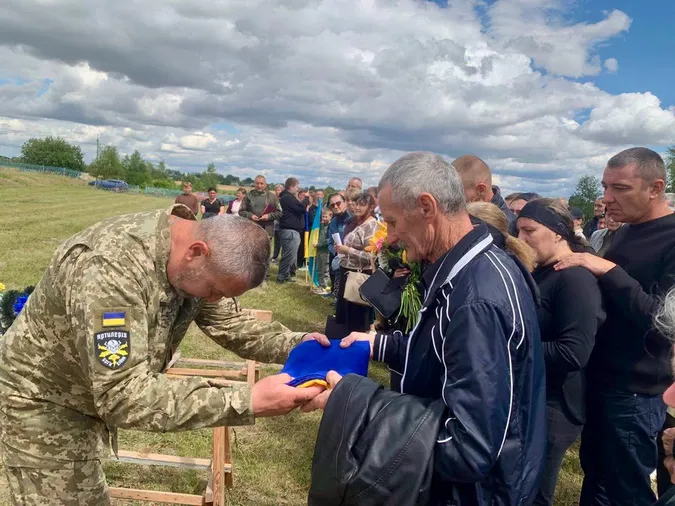На Волині попрощалися з Героєм Олегом Черкасовим (фото)
