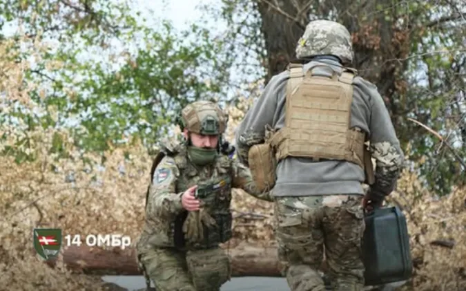 Пілоти FPV-дронів з волинської бригади розповіли, як освоювали «літальні фокуси»