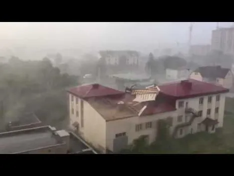 Що наробила негода в Луцьку (фото, відео)