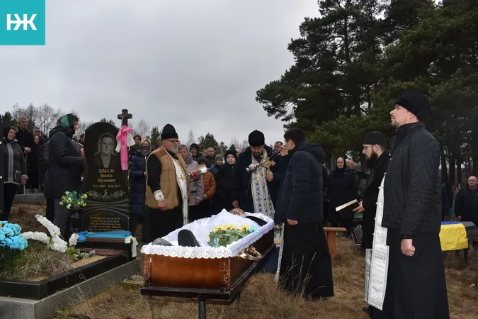 На Волині попрощалися із померлим захисником Анатолієм Столярчуком (фото)