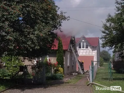 У Луцьку горів житловий будинок (фото)