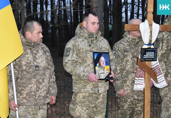 Без батька лишилися четверо дітей: на Волині попрощалися із воїном Володимиром Кушнериком (фото)