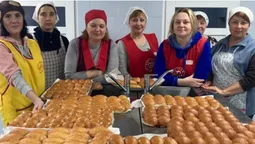 Невтомні підгайцівські господині продовжують готувати для воїнів (фото)