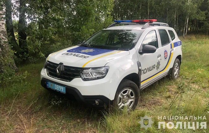 На Волині п'яний мотоцикліст закинув 200 доларів у авто «шерифа» (фото)