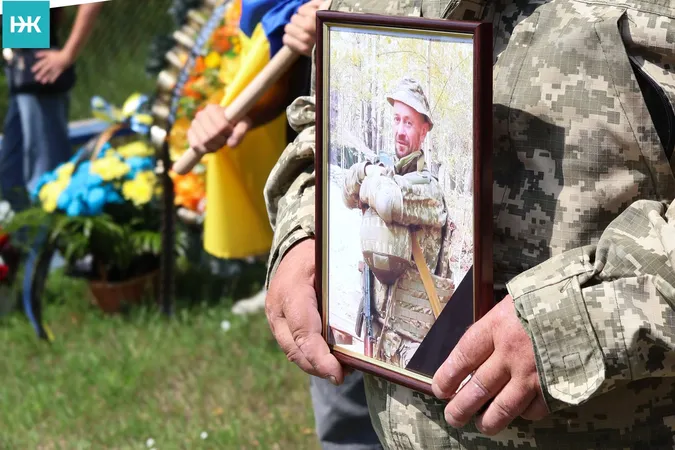 Вважався зниклим понад рік: на Волині попрощалися з воїном Василем Душенком (фото)