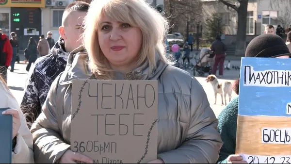 Чотири сотні лучан вийшли на акцію «Не мовчи! Полон вбиває!» (фото, відео)