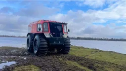Ковельські рятувальники вчились працювати на болотоході (фото)
