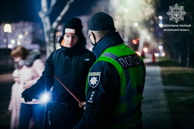 «Просто хотілося побачити патрульних», або Топ курйозних викликів у Луцьку (фото)