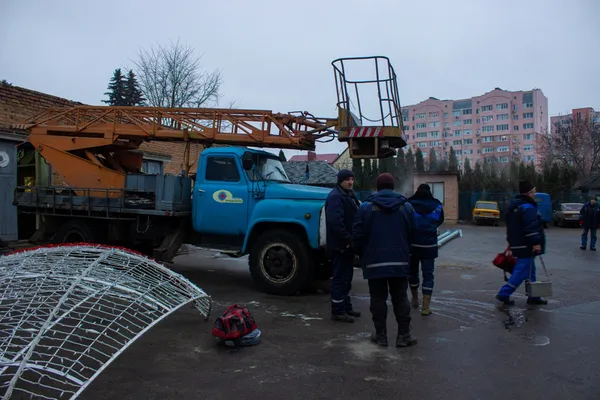 Історії навколо ялинки: хто і як прикрашає головні дерева міста (частина 2)