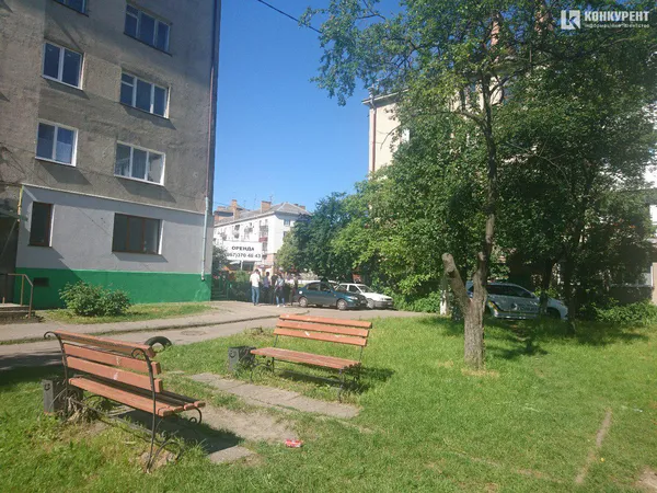 Знову повідомлення про вибухівку: цього разу щодо авто біля офісу Зеленського (фото) ОНОВЛЕНО