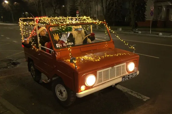 Авто час від часу ламається, але разом із сусідом Марко Бабич знову ставить його на колеса