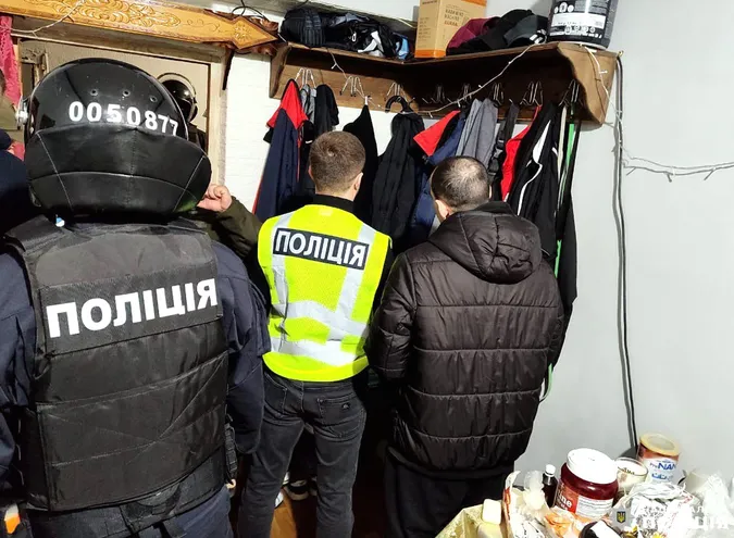 Лучани постачали наркотики в колонію на Рівненщині (фото)