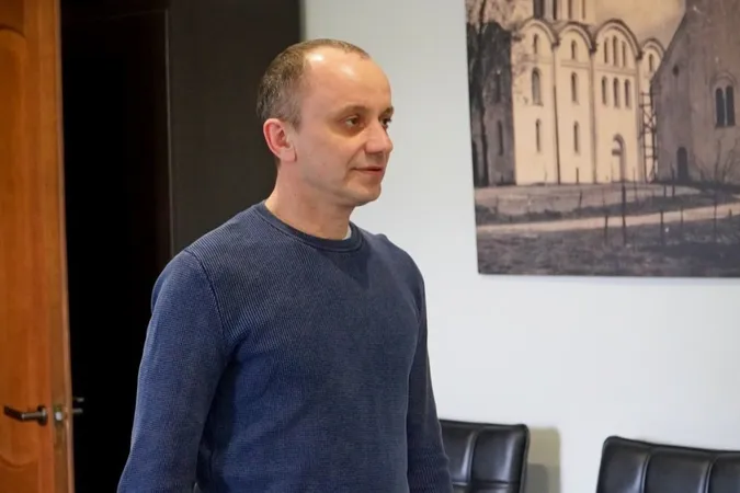 На Волині привітали звільненого з полону Захисника Михайла Боденка