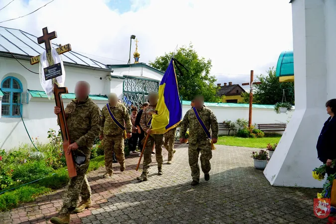 На Волині провели в останню дорогу Героя Романа Нікітіна (фото)