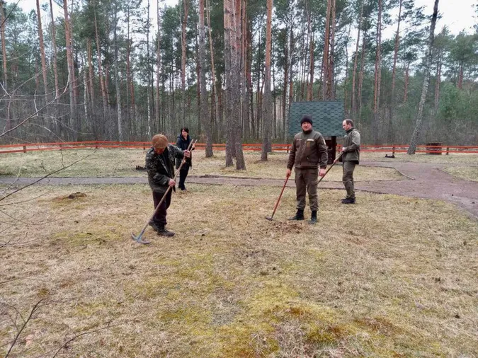 «Маленька вдячність Природі»: на Волині прибирали й озеленювали території, очищали джерела та водойми (фото)