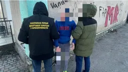 Продавав наркотики та зберігав зброю: на Волині затримали 42-річного злочинця (фото)