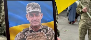Довго чекали і вірили в диво: на Волині попрощалися з Героєм Андрієм Лабантом (фото)