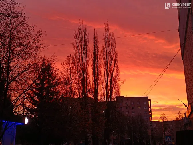 Над Луцьком «загорілося» небо: казкові фото світанку