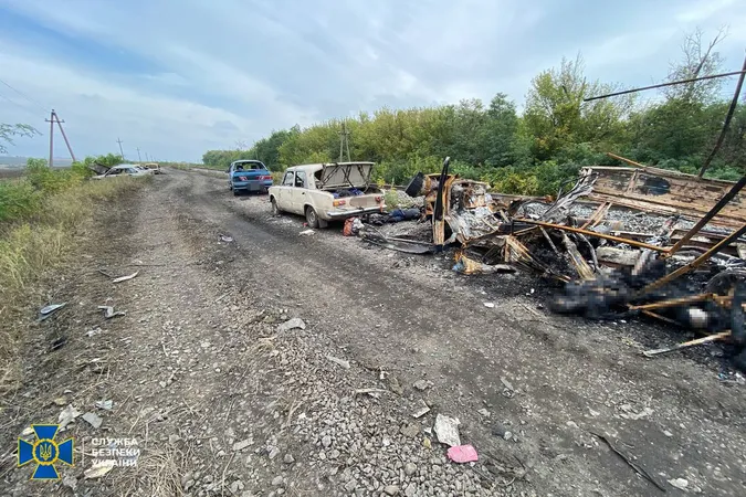 Вбито вагітну жінку та 13 дітей: нові подробиці обстрілу колони у Куп'янську
