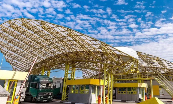 «Ягодин» перевантажений: на кордоні стоїть черга з 1400 автомобілів