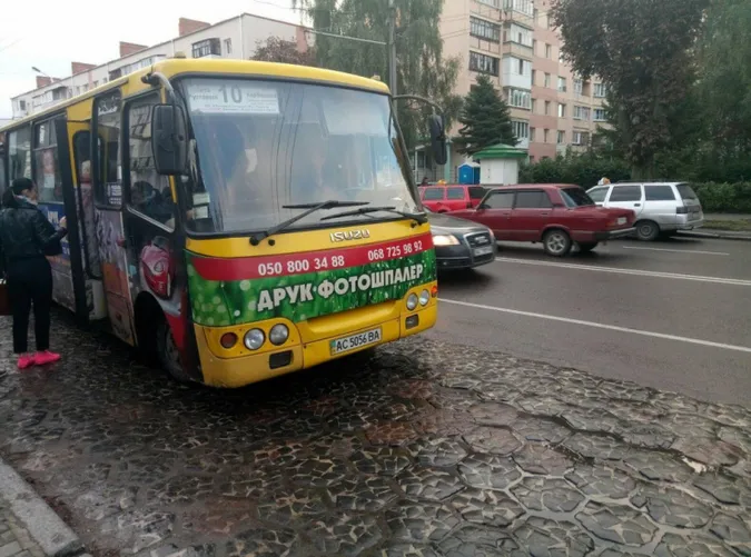Жодного покращення: лучанка поскаржилася на маршрутку №10
