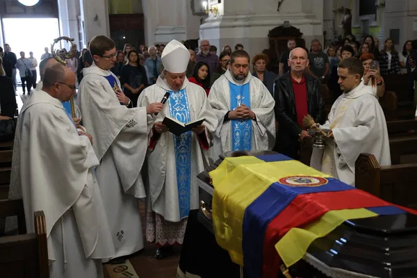 Приїхав з іншого кінця світу, аби стати солдатом: у Луцьку попрощалися з добровольцем із Колумбії (фото, відео)