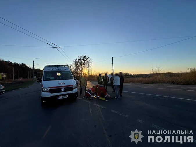 Під Луцьком Ford збив 26-річну велосипедистку, вона – у реанімації (фото)