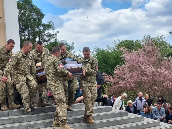 У Ковелі попрощалися з 35-річним сержантом поліції Дмитром Сергієнком (фото)