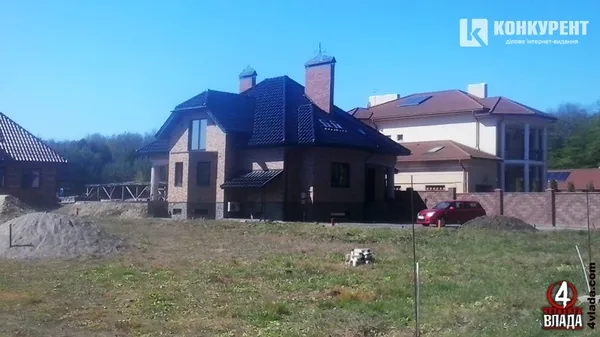 Елітна «Рукавичка»: як під Луцьком «роздерибанили »гектари землі (фото, відео)