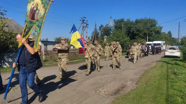 На Волині провели в останню дорогу 29-річного захисника Дмитра Різника (фото)