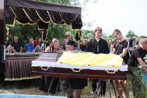 Загинув 8 місяців тому: на Волині попрощалися з воїном Анатолієм Янчуком (фото)