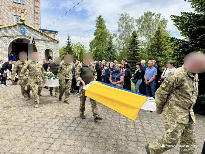 У громаді на Волині попрощалися із воїном Юрієм Сасагою (фото)