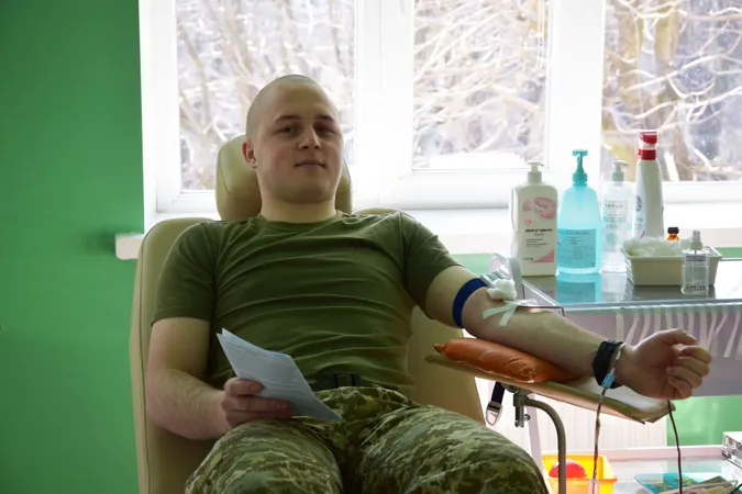 Хтось – десятки разів, а хтось – уперше: волинські прикордонники стали донорами крові (фото)