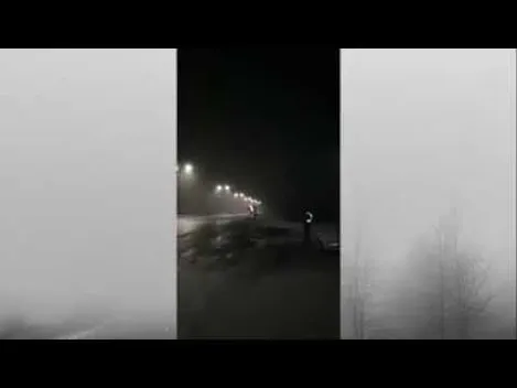 На волинських дорогах – ожеледиця: працюють комунальники (відео)