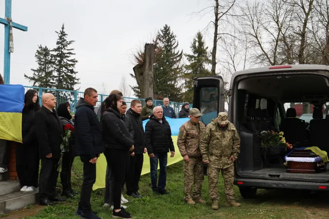 У Луцькій громаді попрощалися з полеглим Героєм Іваном Матвіюком (фото)