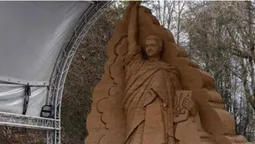 В Естонії створили скульптуру Зеленського у стилі статуї Свободи (фото)
