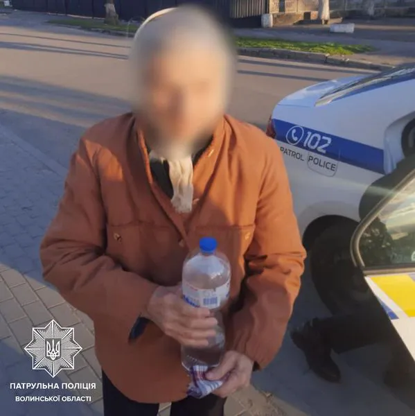 У Луцьку повернули додому 80-річну бабусю, яка загубилася (фото)