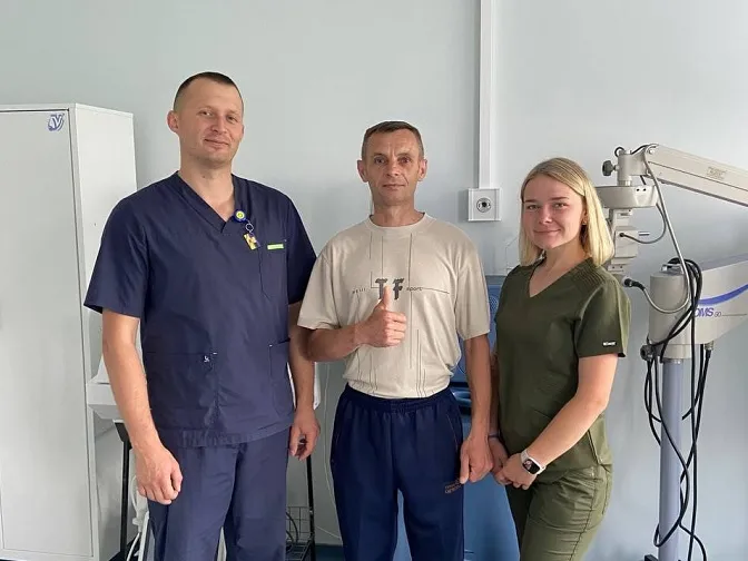 На Волині хірурги через чотири проколи прооперували виразку шлунку (фото 18+)