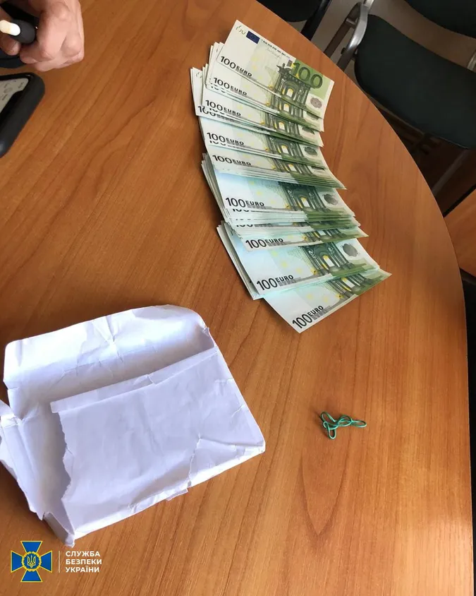 На Волині та Рівненщині збували фальшиві євро: СБУ затримала банду (фото)