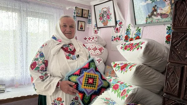Волинянка зберігає ексклюзивний костюм-вишиванку, який отримала у спадок (відео)