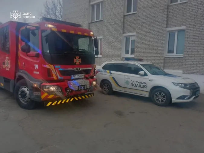 У Ковелі однорічну дитину зачинили у квартирі – викликали рятувальників (фото)