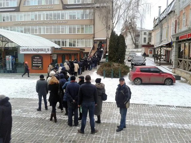 У луцькому ЦНАПі хочуть боротися із «живими чергами»