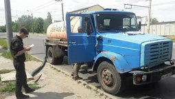 У Луцьку знову незаконно зливали нечистоти (фото) 