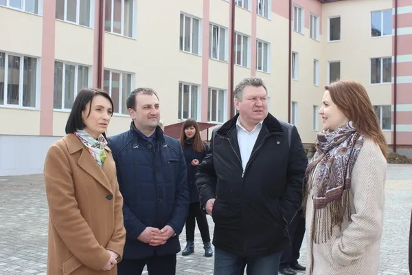 До 1 вересня в Луцьку може  відкритись нова школа (фото)