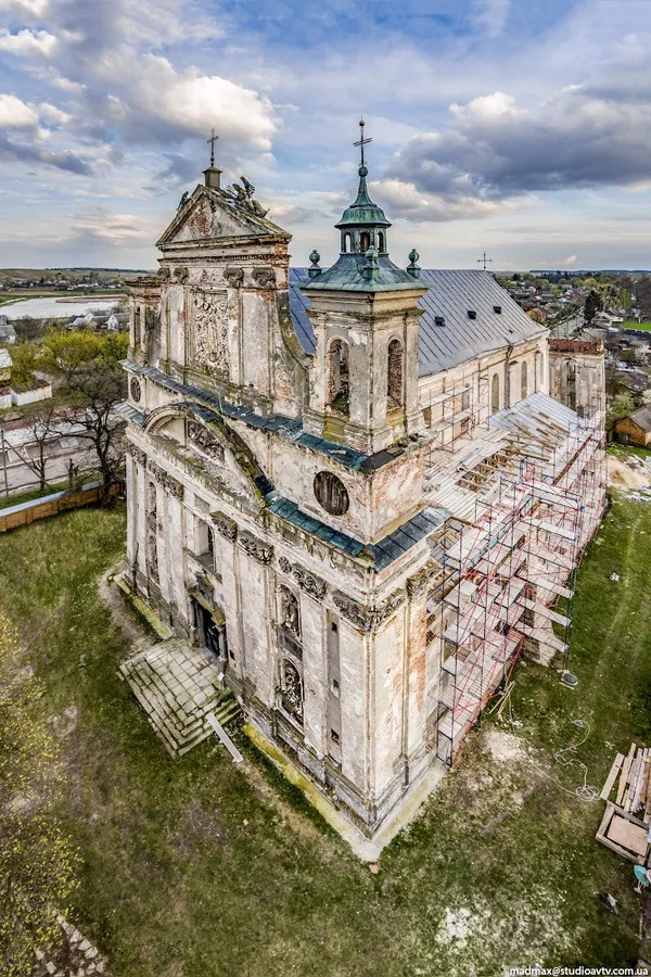 В Олиці триває реконструкція костелу (фото)