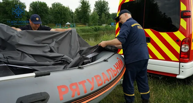 На сучасних катерах: волинські водолази тренувалися рятувати людей (фото)