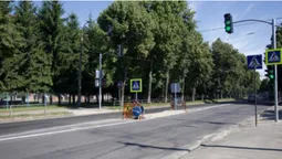 У Луцьку на Львівській встановили світлофор з «острівцем безпеки» (фото)