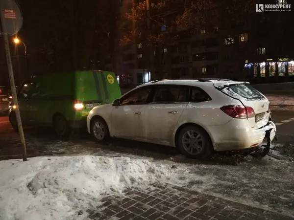У Луцьку іномарка в'їхала в авто інкасаторів (фото)
