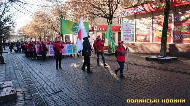 У Луцьку більше тисячі студентів вийшли на акцію підтримки ВІЛ-інфікованих людей
