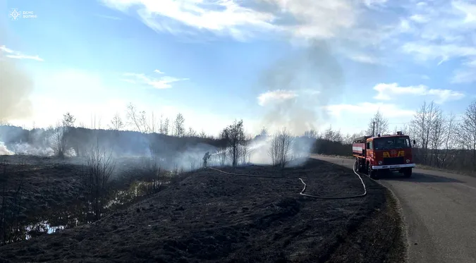 Волинь – у вогні: через паліїв ландшафти нагадують пекло (фото)